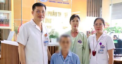 Cứu cụ ông có khối u phổi nặng hơn 3kg