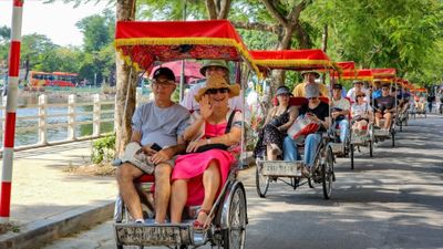 Hà Nội đón gần 15 triệu lượt khách trong 5 tháng