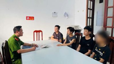 Công an phường Thượng Cát bắt giữ 4 đối tượng dùng dao cướp tài sản giữa đêm