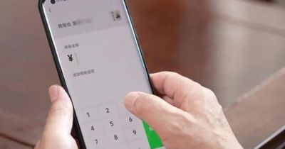 Chồng chuyển khoản đều đặn cho 'đối tác', tôi cay đắng phát hiện ra người bí mật nhận tiền hàng tháng