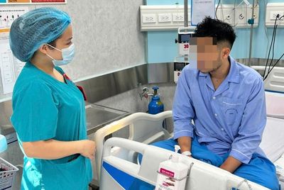 Ngừng tim ngay tại bể bơi, nhân viên cứu hộ 20 tuổi hồi sinh kỳ tích sau 5 ngày