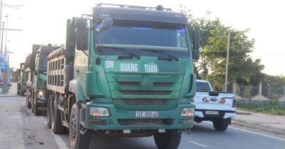CSGT Hưng Yên lập chốt xử lý xe tải vi phạm sau phản ánh của Gia đình và Xã hội