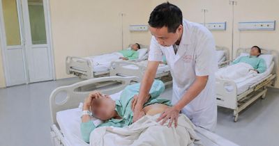 Ca can thiệp tán sỏi hiếm gặp: Thận 'chui lên ngực', cột sống gập cứng khiến đường vào gần như bị khóa kín