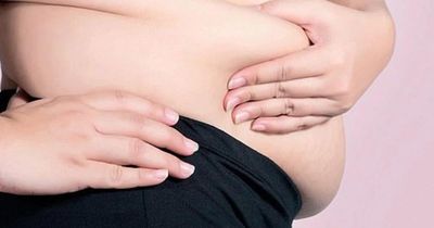 Người phụ nữ 38 tuổi phát hiện u nang buồng trứng khổng lồ chèn ép nhiều cơ quan vì chủ quan