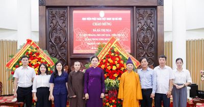 Phó Chủ tịch - Tổng Thư ký Hà Thị Nga chúc mừng Đại lễ Phật đản tại Học viện Phật giáo Việt Nam