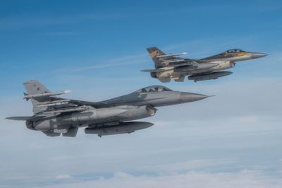 Romania nói UAV Nga xâm nhập không phận, điều động khẩn cấp F-16 đánh chặn