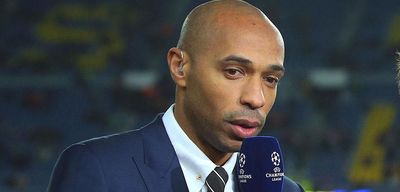 Henry thất vọng vì Barcelona quay lưng với Rashford