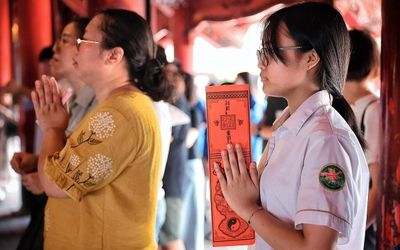 Văn Miếu - Quốc Tử Giám - 'địa chỉ đỏ' tiếp sức tinh thần cho thí sinh 'vượt vũ môn'