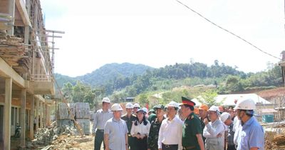 Bộ trưởng Hoàng Minh Sơn kiểm tra tiến độ xây trường nội trú biên giới xã Hùng Sơn