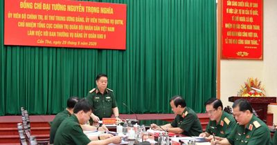 Đại tướng Nguyễn Trọng Nghĩa làm việc với Ban Thường vụ Đảng ủy Quân khu 9