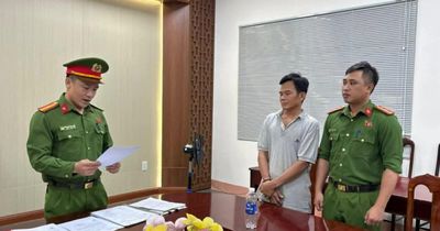 Tạm giam tài xế xe tải vượt ẩu khiến 2 người tử vong ở Đắk Lắk