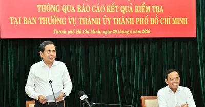 Chủ tịch Quốc hội lưu ý giải ngân đầu tư công, tháo gỡ vướng mắc về thủ tục ở TPHCM