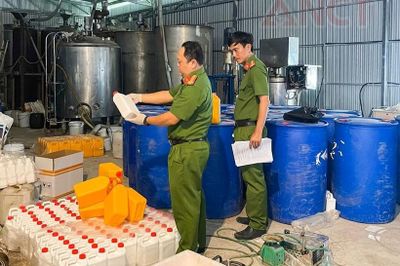 Điều tra cơ sở có dấu hiệu sản xuất phân bón trái phép ở Cần Thơ
