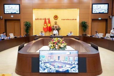 Thống nhất kiến nghị xem xét tổ chức một Kỳ họp không thường lệ của Quốc hội
