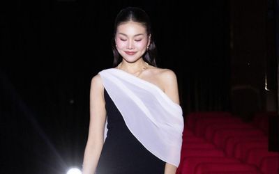 Siêu mẫu Thanh Hằng diện váy ren xuyên thấu khoe vẻ ngoài táo bạo