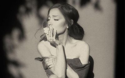 Ariana Grande kể câu chuyện thật của chính mình trong ca khúc mới?