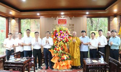 Chủ tịch HĐND tỉnh Nguyễn Việt Oanh chúc mừng Đại lễ Phật đản 2026 tại chùa Phật Tích