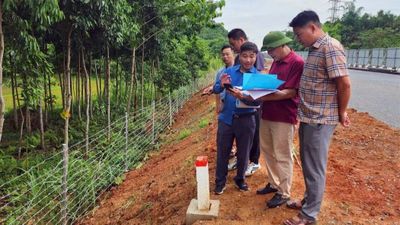 Bàn giao mốc giải phóng mặt bằng các nhà ga tuyến đường sắt Lào Cai - Hà Nội - Hải Phòng