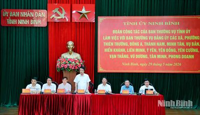 Đoàn công tác của Ban Thường vụ Tỉnh ủy làm việc với Ban Thường vụ Đảng ủy 14 xã, phường thuộc nhóm 8