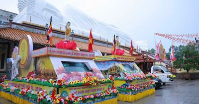 Sẵn sàng cho Lễ diễu hành xe hoa tại khu vực Bình Dương vào lúc 17 giờ chiều nay, 29-5