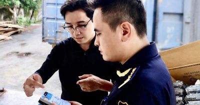 Hàng giả hết thời lộng hành từ cửa khẩu đến livestream