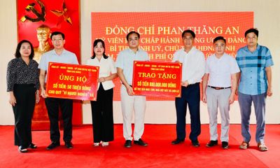 Bí thư Tỉnh ủy Phan Thăng An trao kinh phí hỗ trợ xóa nhà tạm, nhà dột nát 4 xã: Quảng Lâm, Yên Thổ, Sơn Lộ, Phan Thanh