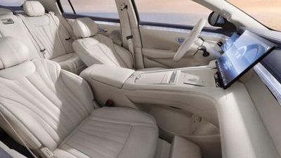 Trung Quốc muốn xóa ghế 'zero-gravity' khỏi xe điện vì nguy cơ tử vong khi va chạm