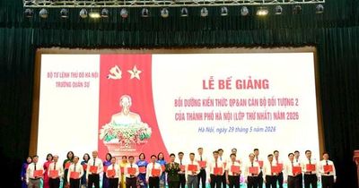 Bế giảng lớp bồi dưỡng kiến thức quốc phòng và an ninh cán bộ đối tượng 2 thành phố Hà Nội