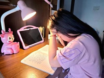 Gần kỳ thi chuyển cấp, tốt nghiệp THPT: Nhiều học sinh khám tâm thần vì lo âu, mất ngủ