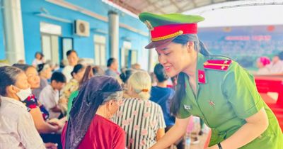 Công an Hà Nội và Bệnh viện Bạch Mai đưa y tế chất lượng cao về với đồng bào xã Ba Vì