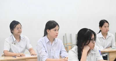 Thí sinh Hà Nội chính thức 'vượt vũ môn' vào lớp 10 với môn thi đầu tiên Ngữ văn