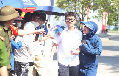 Đề tiếng Anh thi lớp 10 tại Hà Nội: Phân loại cao hơn năm ngoái, phổ điểm 6,5-7,5