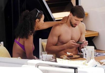Ruben Dias nói về tin ngoại tình, tán tỉnh nhiều cô gái khi yêu Maya Jama