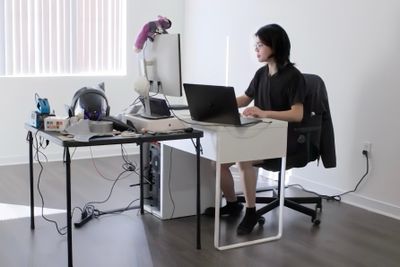 Lối sống khắc khổ, không mua ôtô của kỹ sư Meta lương 300.000 USD