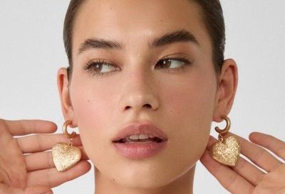 Vì sao trang sức đắt tiền vẫn nhanh hỏng?