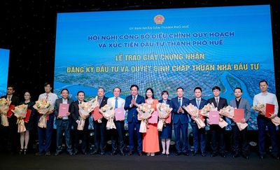 Huế định hình không gian phát triển mới, trao quyết định đầu tư hơn 18.400 tỉ đồng