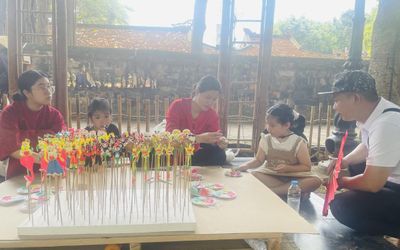 'Một ngày rong chơi' tại Văn Miếu - Quốc Tử Giám dịp 1/6