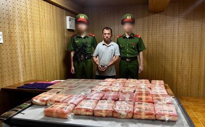 Nhóm đối tượng vận chuyển 50 bánh ma túy, nổ súng chống trả, chém bị thương công an