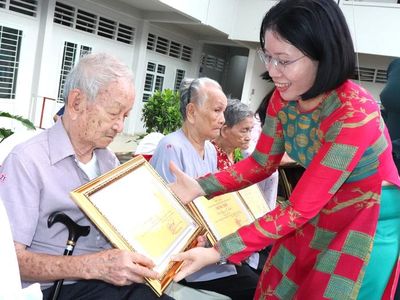 TPHCM: Phường Phú Nhuận chúc thọ hơn 1.000 người cao tuổi