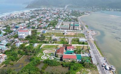 Nghiên cứu xây dựng cầu kính ngắm vịnh Lăng Cô tạo điểm nhấn du lịch