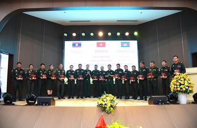 Sĩ quan trẻ quân đội Việt Nam - Lào - Campuchia giao lưu Thắm tình hữu nghị - Vững bước tương lai