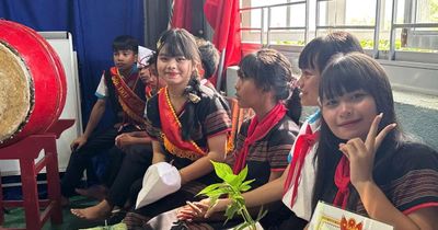 Món quà bất ngờ trong lễ bế giảng của học sinh vùng cao