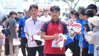 Thi lớp 10 Hà Nội: Gợi ý đáp án môn tiếng Anh