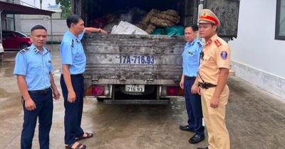 Ngăn chặn hơn 2 tấn mỡ lợn bốc mùi hôi thối chuẩn bị đưa ra thị trường