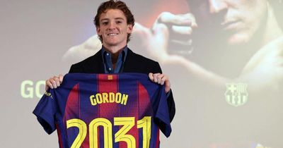 Barca nổ bom tấn đầu tiên ở thị trường chuyển nhượng hè
