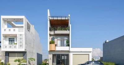 Nhà phố vuông vức nhưng không nhàm chán nhờ thiết kế lệch tầng