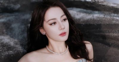 Thế khó của Địch Lệ Nhiệt Ba