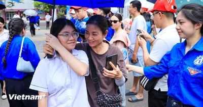 Hà Nội: Sỹ tử rạng rỡ hoàn thành ngày thi đầu tiên kỳ thi vào lớp 10