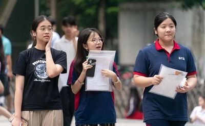 Đề thi tiếng Anh thi lớp 10 Hà Nội được nhận định không quá khó, thí sinh dễ lấy điểm 8-9
