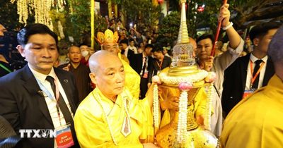 Lễ cung rước Xá lợi Phật mừng Đại lễ Phật đản ở Hà Nội
